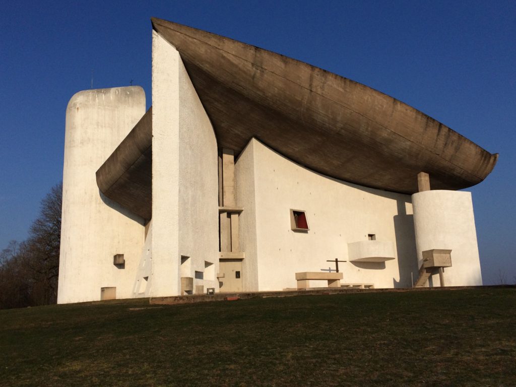 la chapelle Notre-Dame du Haut lame sud Le Corbusier Ronchamp