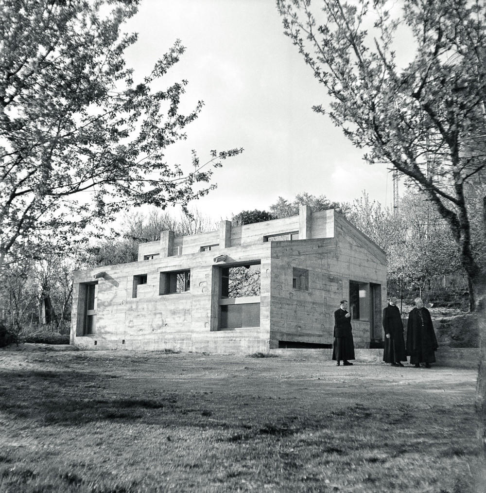 La maison du chapelain par Bueb Le Corbusier Ronchamp