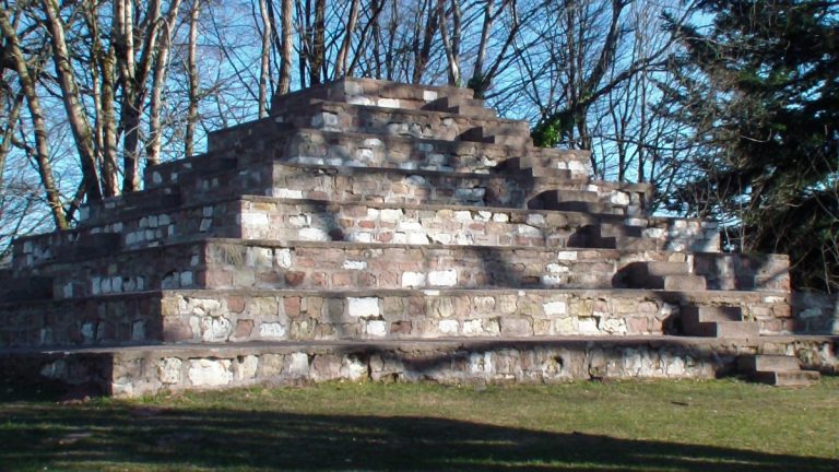 La pyramide de la paix le Corbusier Ronchamp