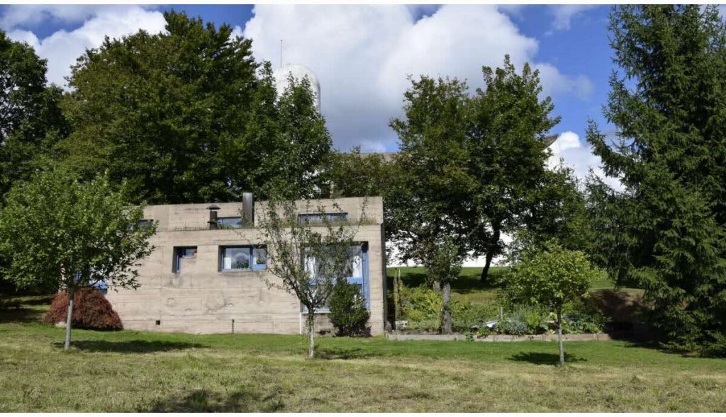 La Maison du chapelain façade sud Le Corbusier Ronchamp