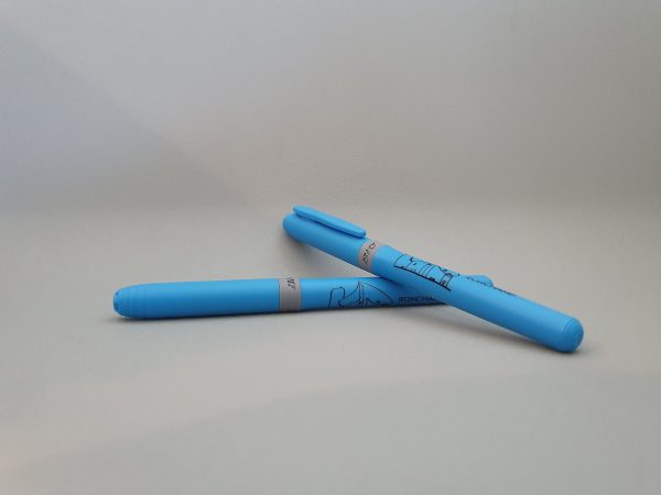 Surligneur BIC® Highlighter Grip - Bleu - Chapelle de Ronchamp – Image 3